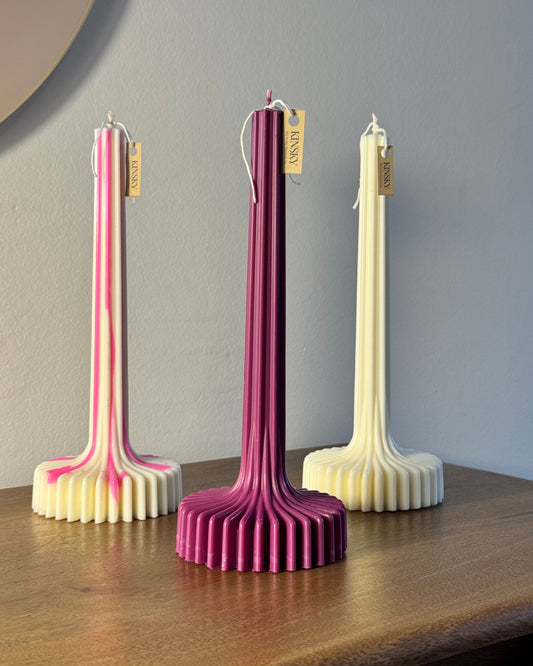 Standkerze aus Sojawachs, weiß, Fuchsia, mit rosa Akzenten